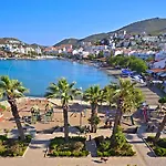 Fora Aparthotel 3*