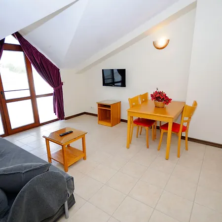 Aparthotel Fora