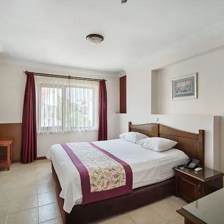 Aparthotel Fora 3*