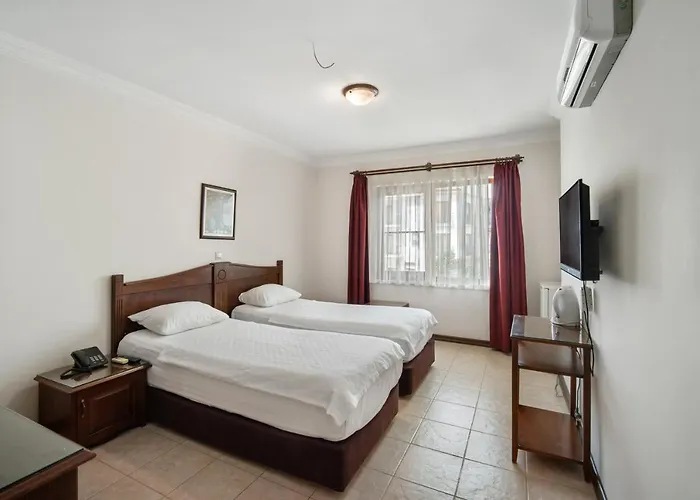 Fora Aparthotel 3*